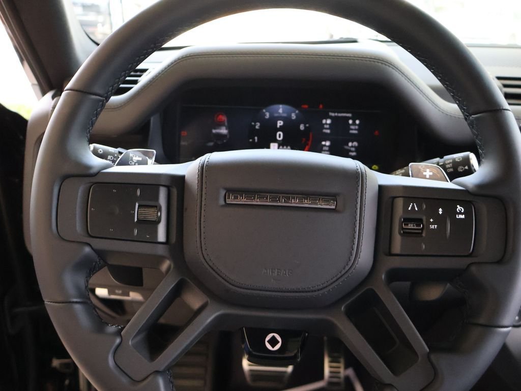 New 2026 Narvik Black Land Rover OCTA Black image 25