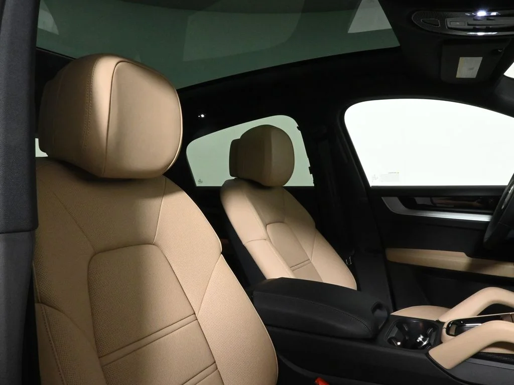Certified Used 2026 White Porsche  image 40