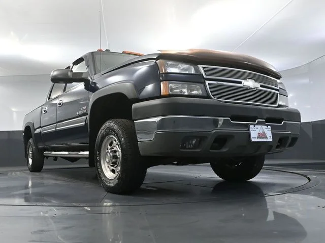 Used 2005 Blue Chevrolet LS image 49