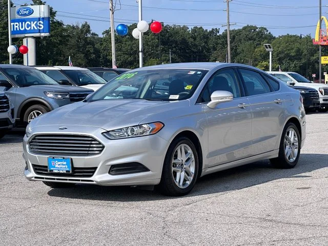 Used 2016 Silver Ford SE image 3