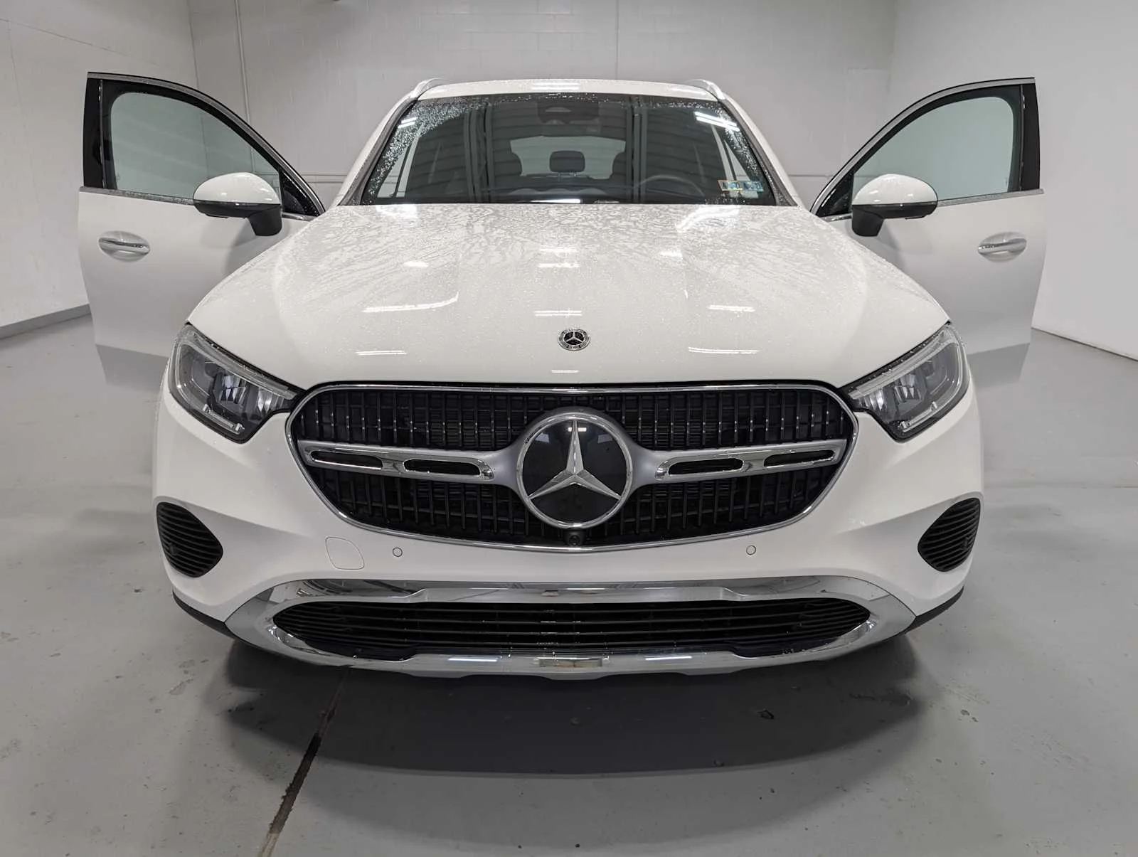 Used 2024 Polar White Mercedes-Benz GLC 300 image 15