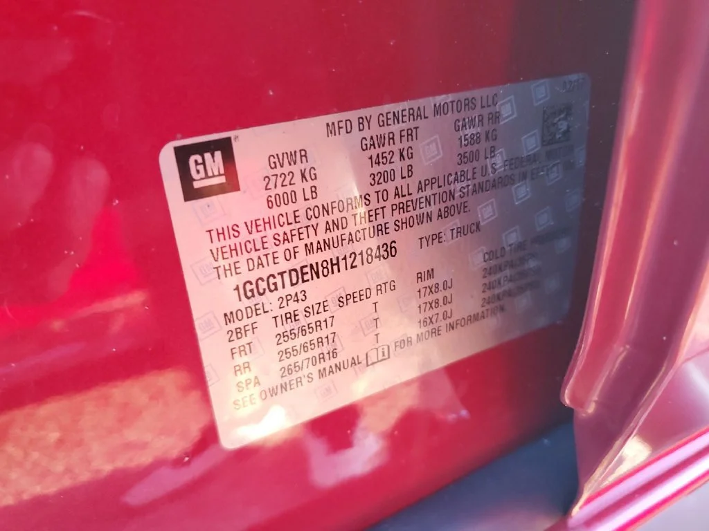 Used 2017 CAJUN RED TINTCOAT Chevrolet 4WD Z71 image 27