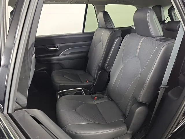 Used 2025 Midnight Black Metallic Toyota Platinum image 19