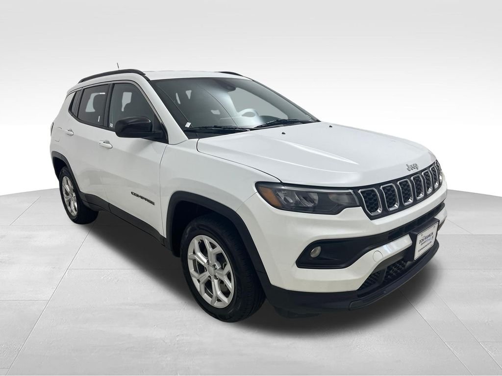 Used 2024 White Jeep Latitude image 7