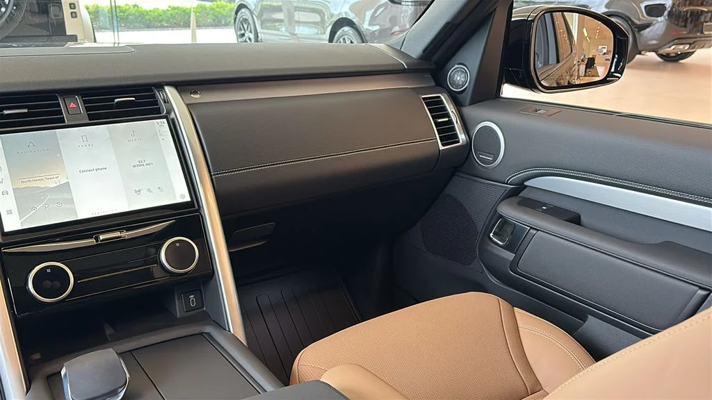 2026 Land Rover Discovery Dynamic SE - Photo 23