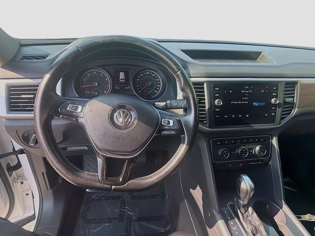 Certified Used 2019 Pure White Volkswagen 3.6L V6 SE w/Technology image 8