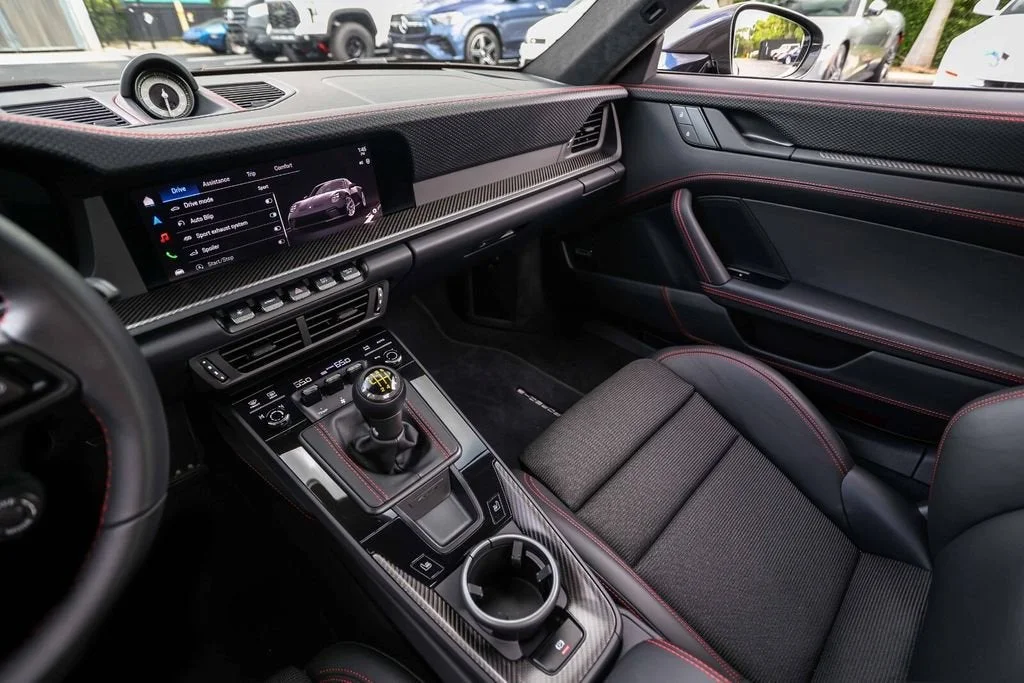 Used 2026 Jet Black Metallic Porsche GT3 image 29