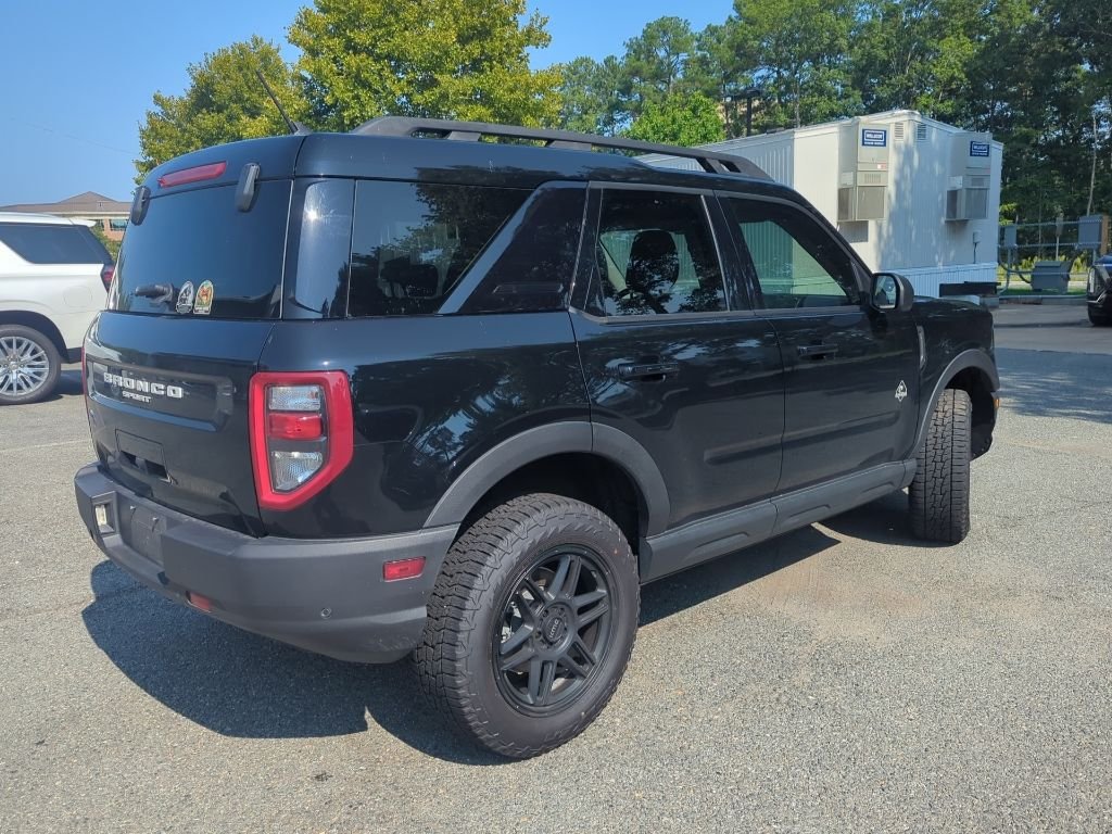 Used 2023 Black Ford Outer Banks image 3