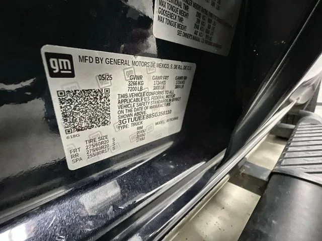 Certified Used 2025 Silver GMC AT4 image 34