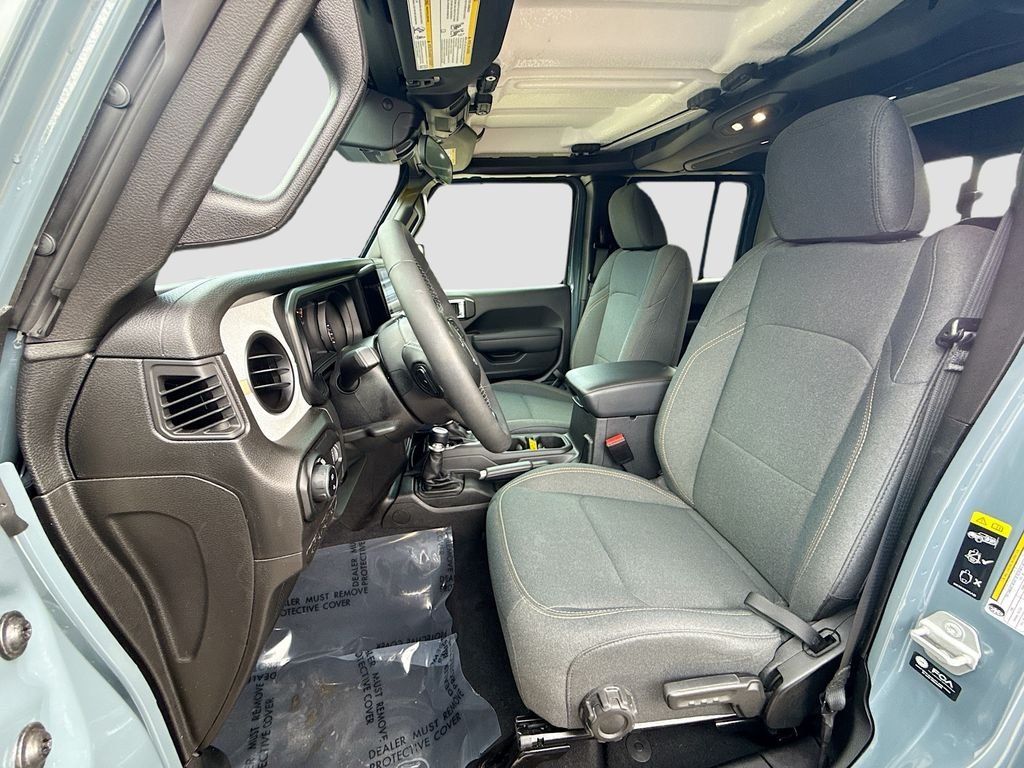 Used 2025 Anvil Clearcoat Jeep Sport S image 20