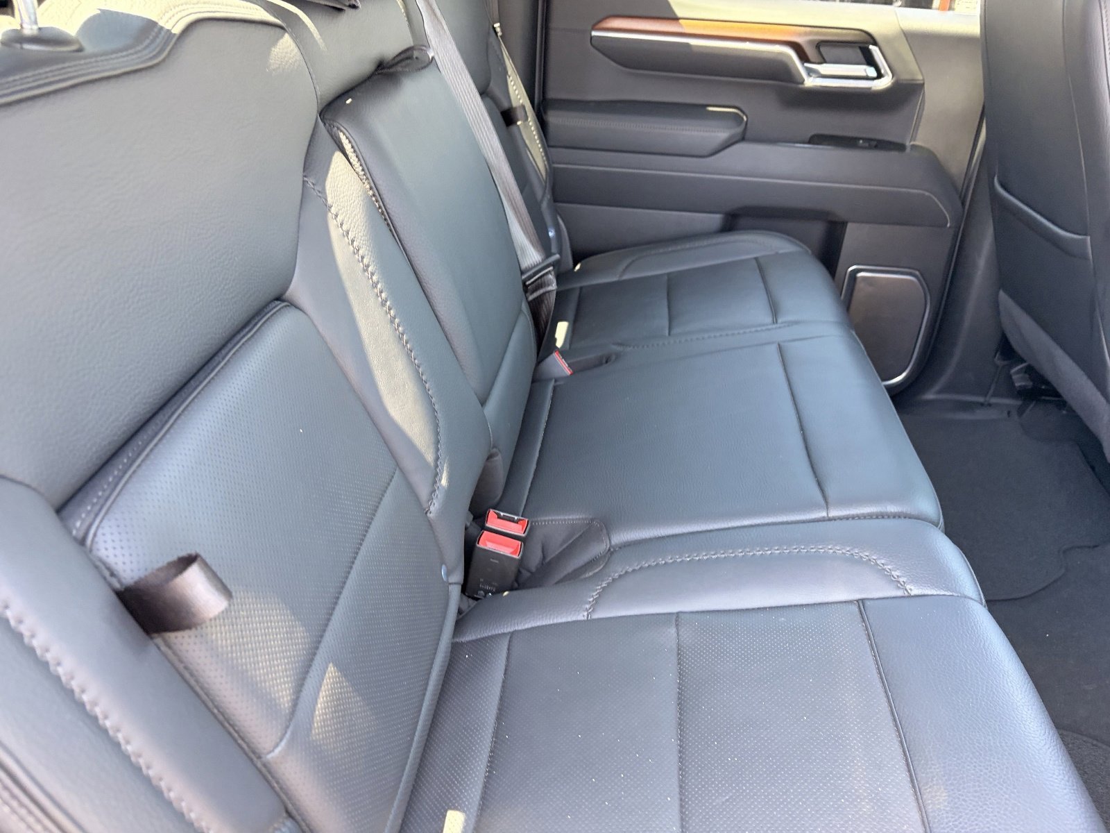 Used 2025 Sterling Metallic GMC Denali image 7