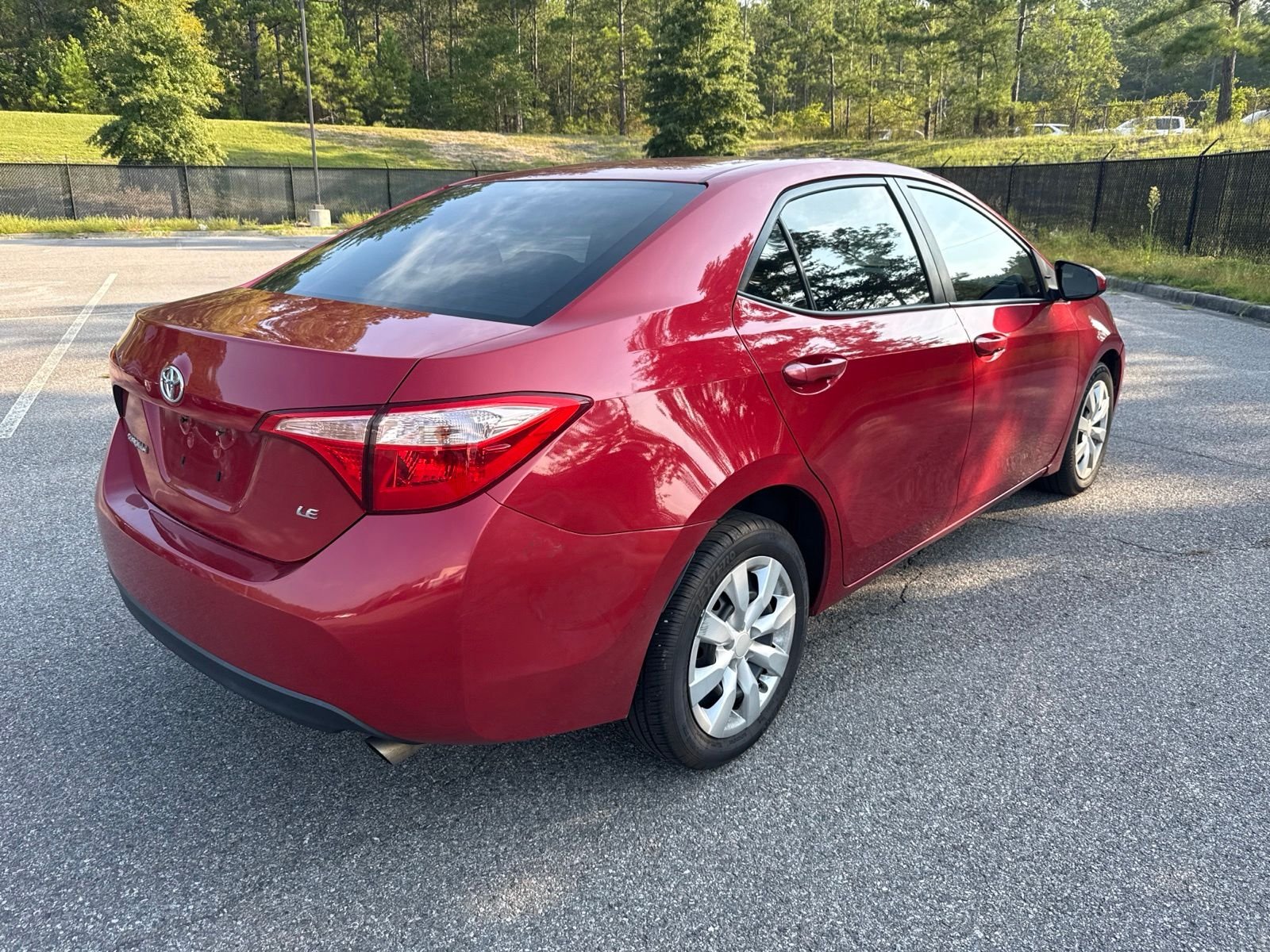 Used 2018 Red Toyota LE image 3