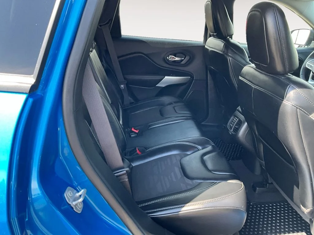 Used 2022 Hydro Blue Pearlcoat Jeep X image 13