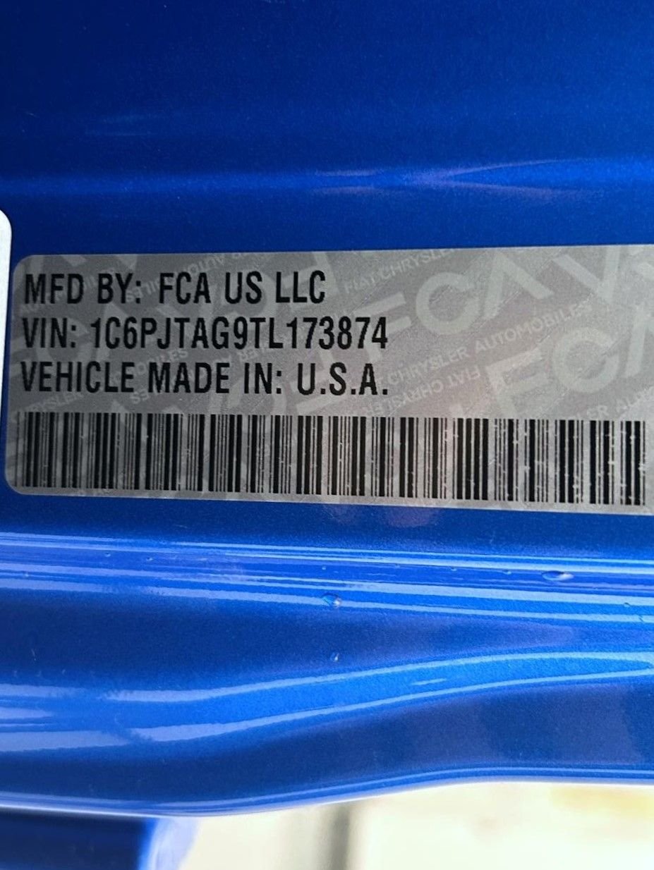 New 2026 Hydro Blue Pearl-Coat Exterior Paint Jeep Sport S image 25