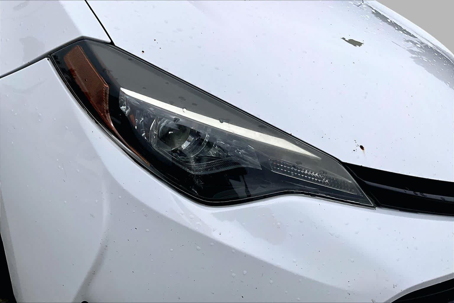 Used 2018 Super White Toyota LE image 26