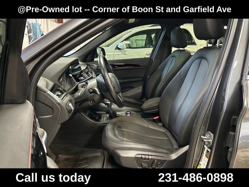 Used 2018 Gray BMW xDrive28i image 14