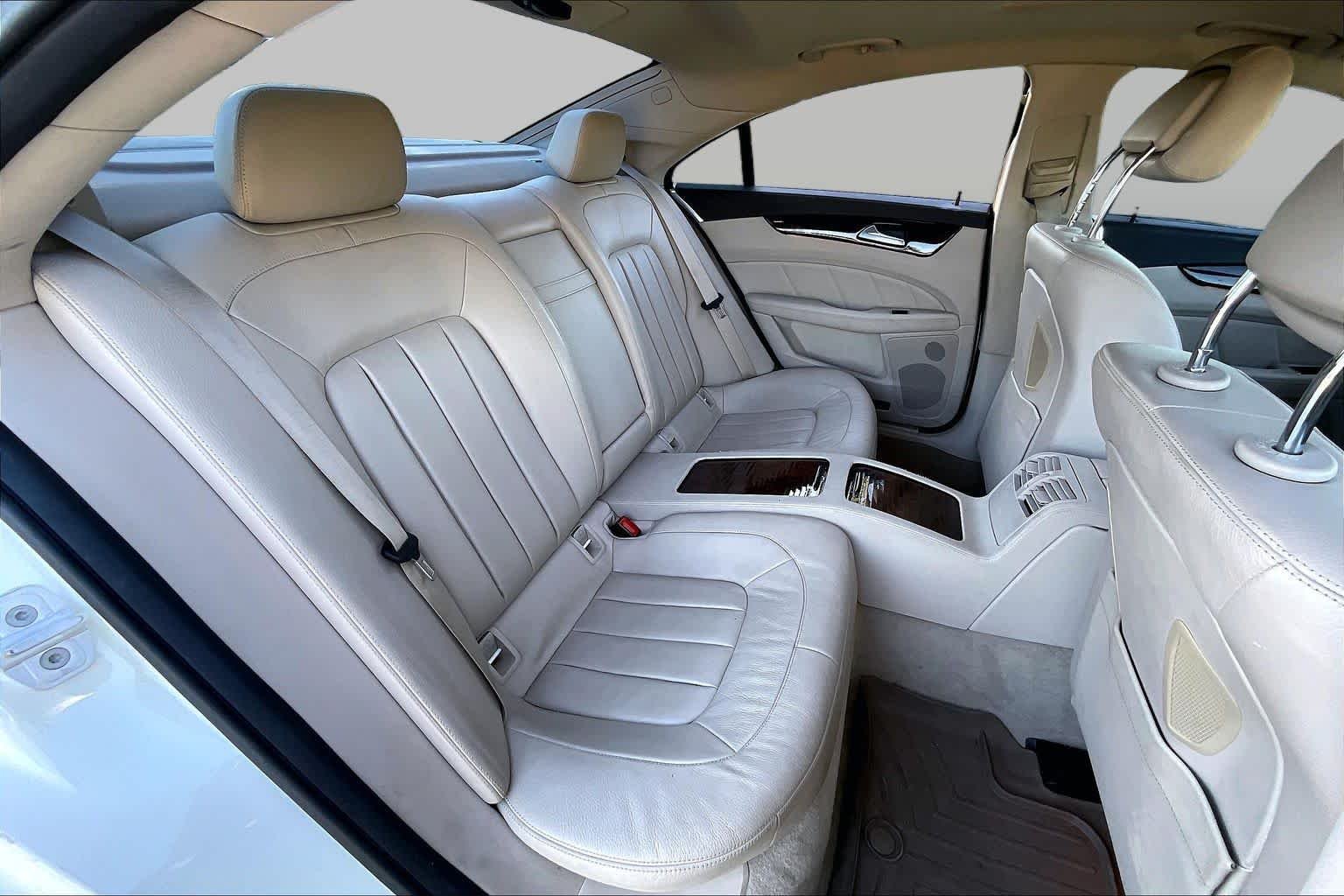 Used 2018 designo Diamond White Metallic Mercedes-Benz CLS 550 image 19