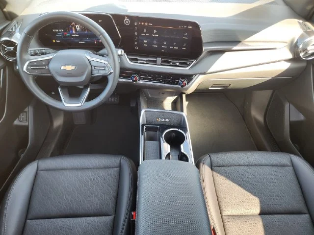 Used 2025 Sterling Gray Metallic Chevrolet LT image 27