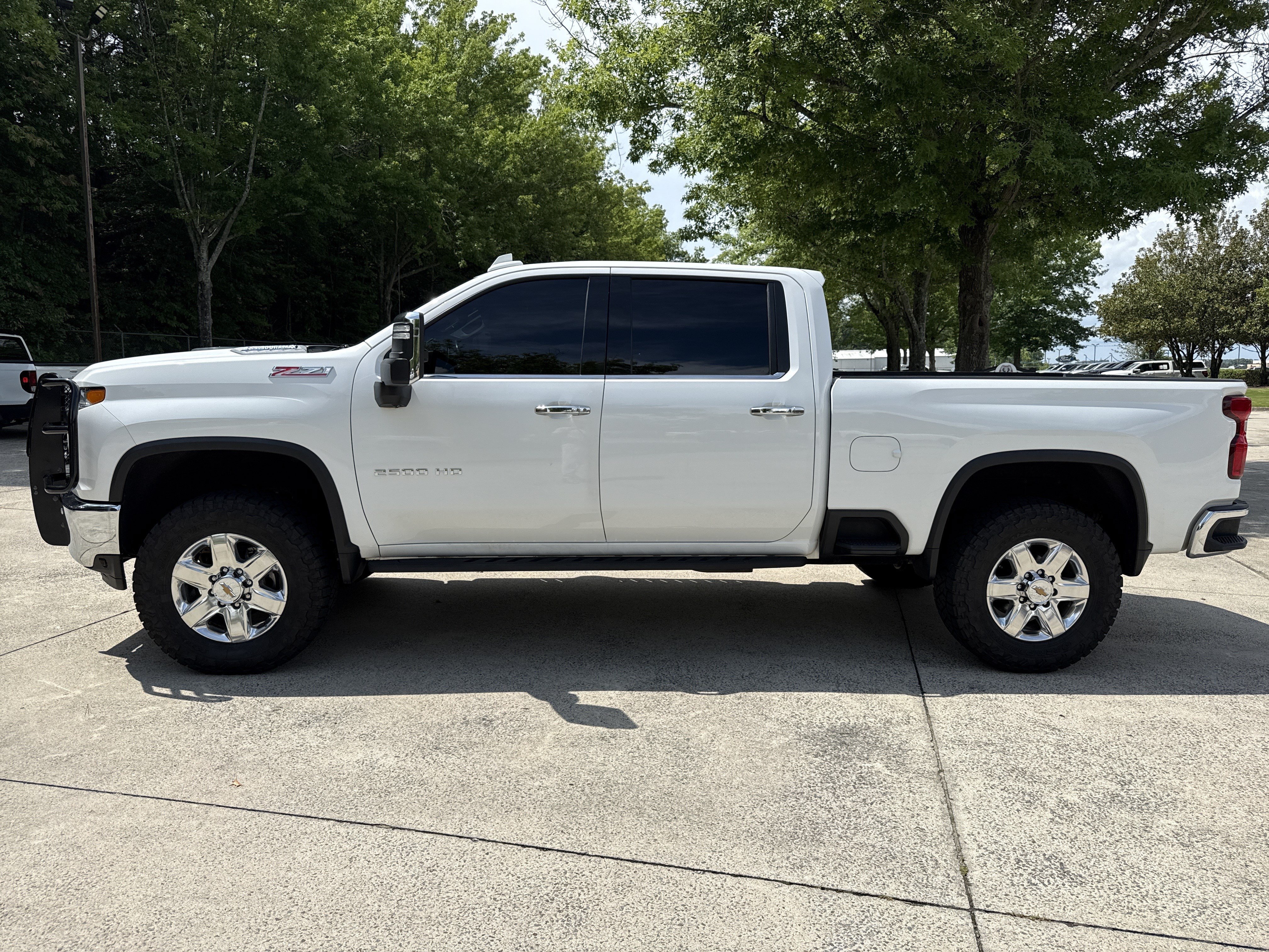 Used 2022 Summit White Chevrolet LTZ image 4