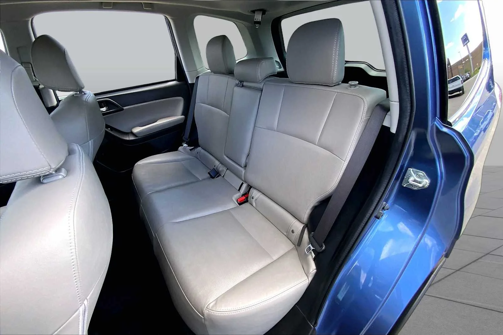 Used 2016 Quartz Blue Pearl Subaru 2.5i Limited image 21