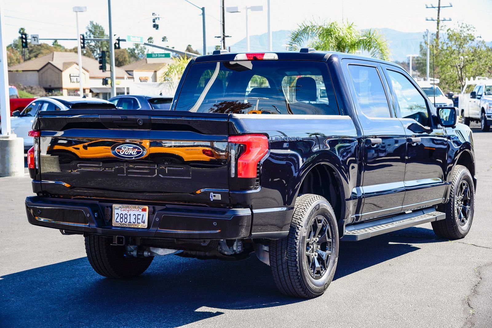 2025 Ford F-150 Lightning XLT - Photo 4