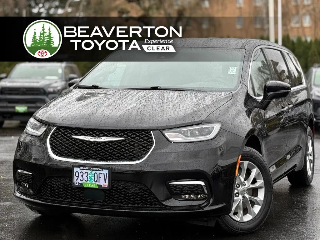 2025 Chrysler Pacifica Select AWD's photo