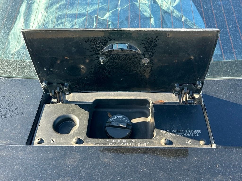 Used 1995  Chevrolet Base image 19