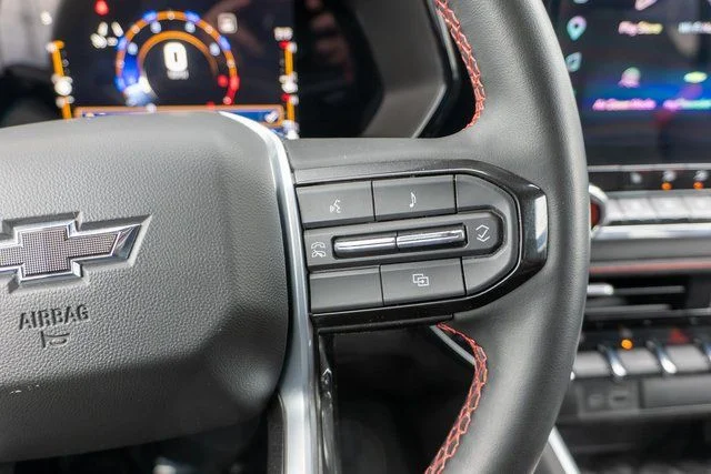 Used 2023 Gray Chevrolet Z71 image 18