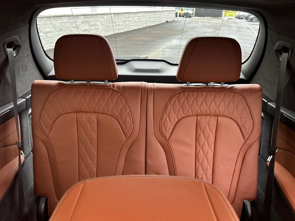 Used 2025 Blue BMW ALPINA XB7 image 24