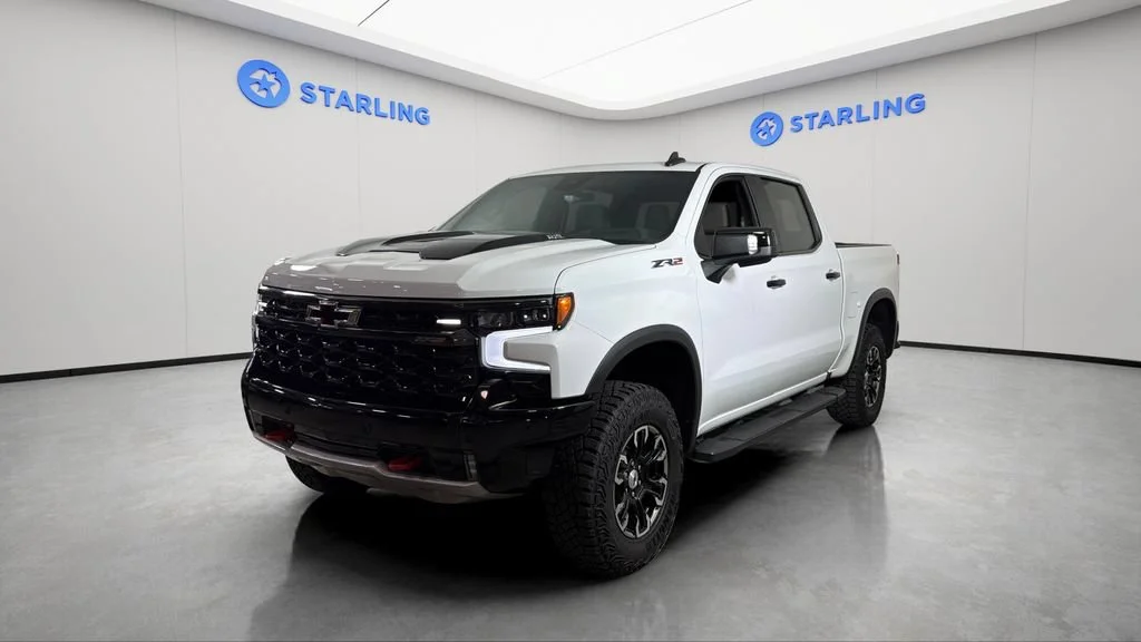 Used 2025 Summit White Chevrolet ZR2 image 1