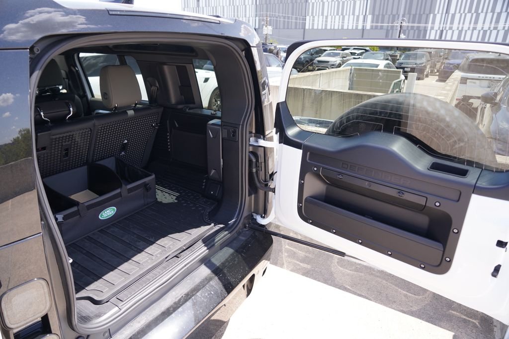 New 2026 Fuji White Land Rover S image 26