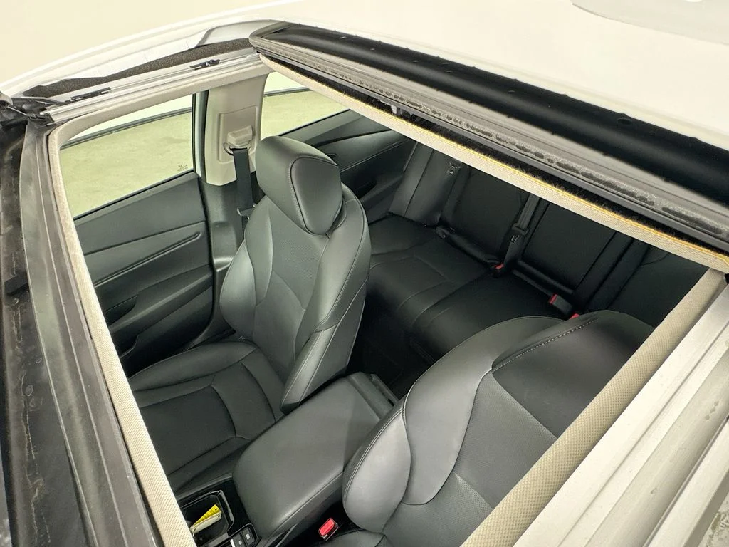 Certified Used 2025 Platinum Honda EX-L image 24