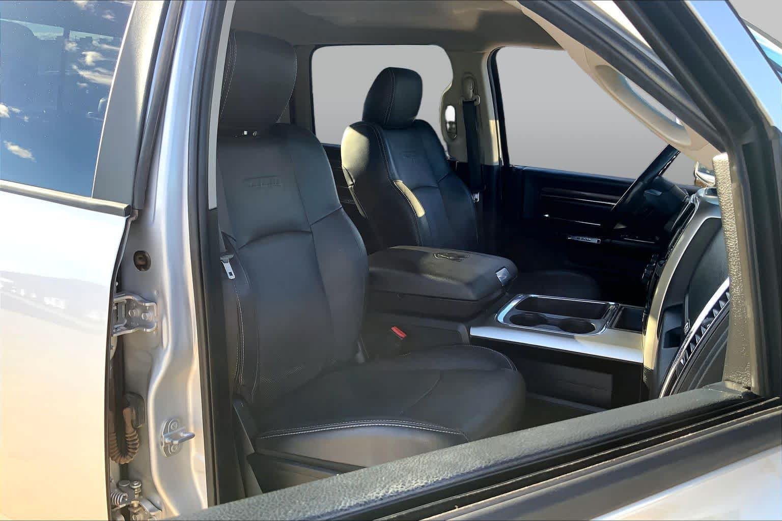 Used 2017 Bright Silver Metallic Clearcoat Ram Laramie image 9
