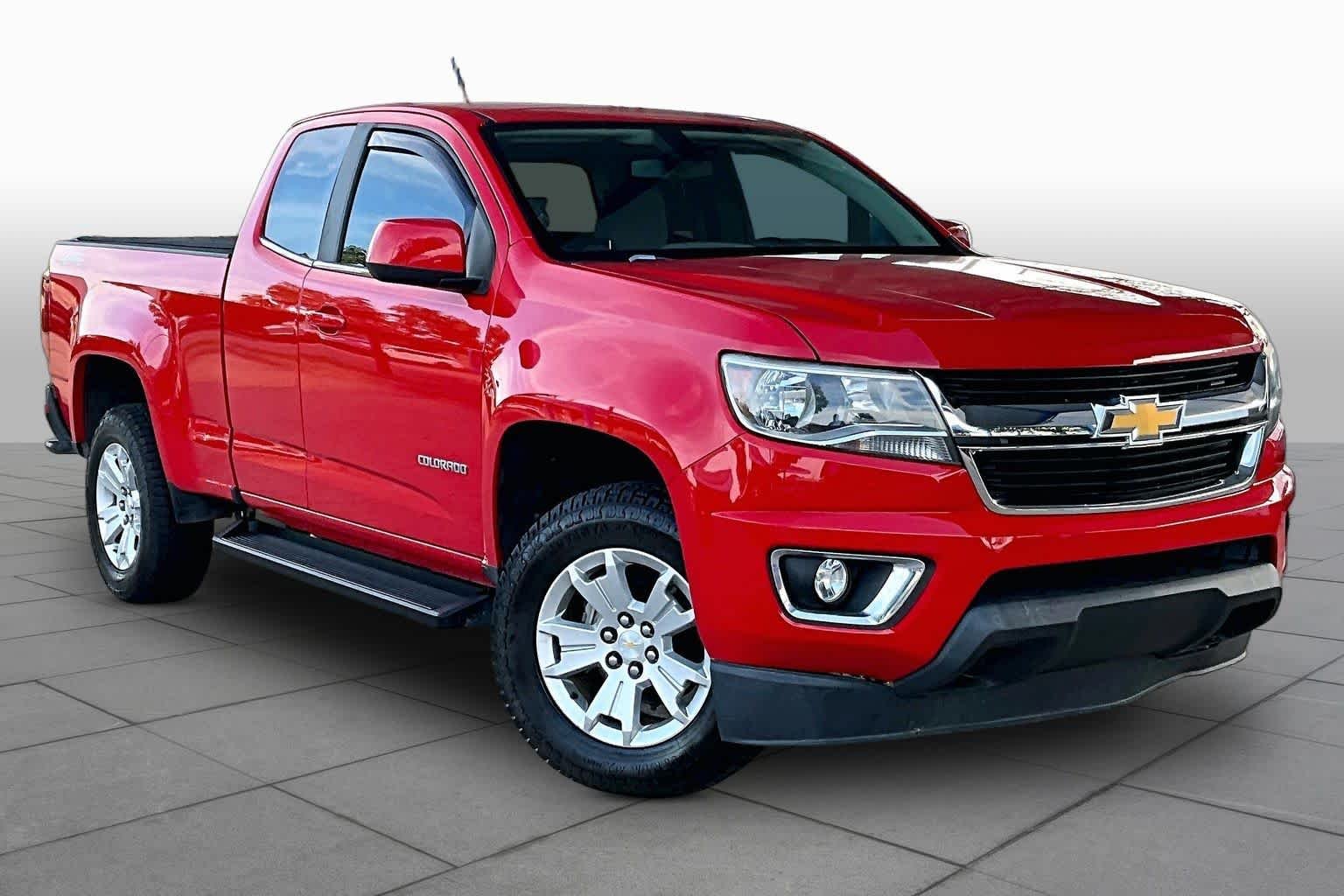 Used 2018 Red Hot Chevrolet 4WD LT image 3