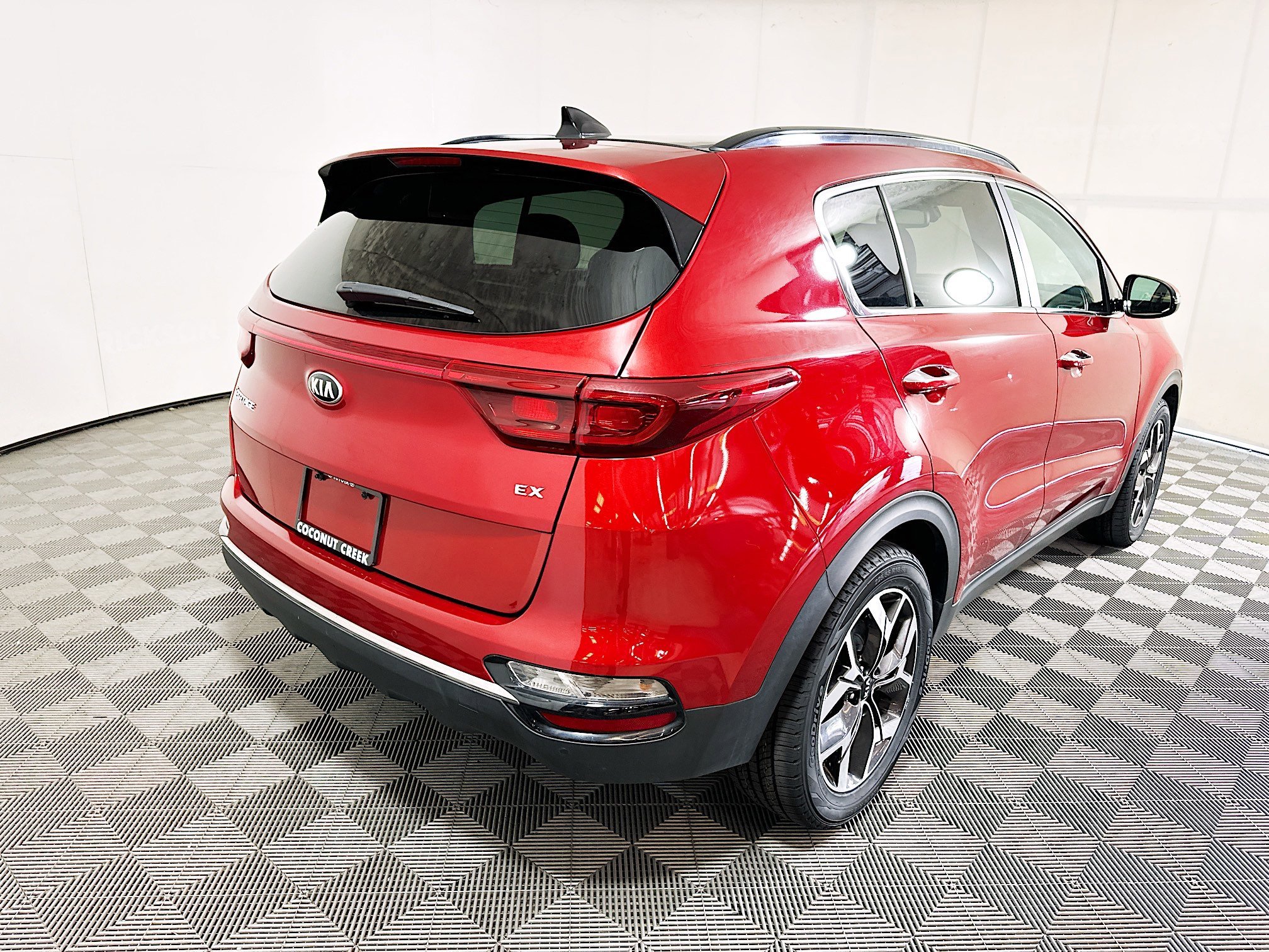 Used 2020 Hyper Red Kia EX image 3