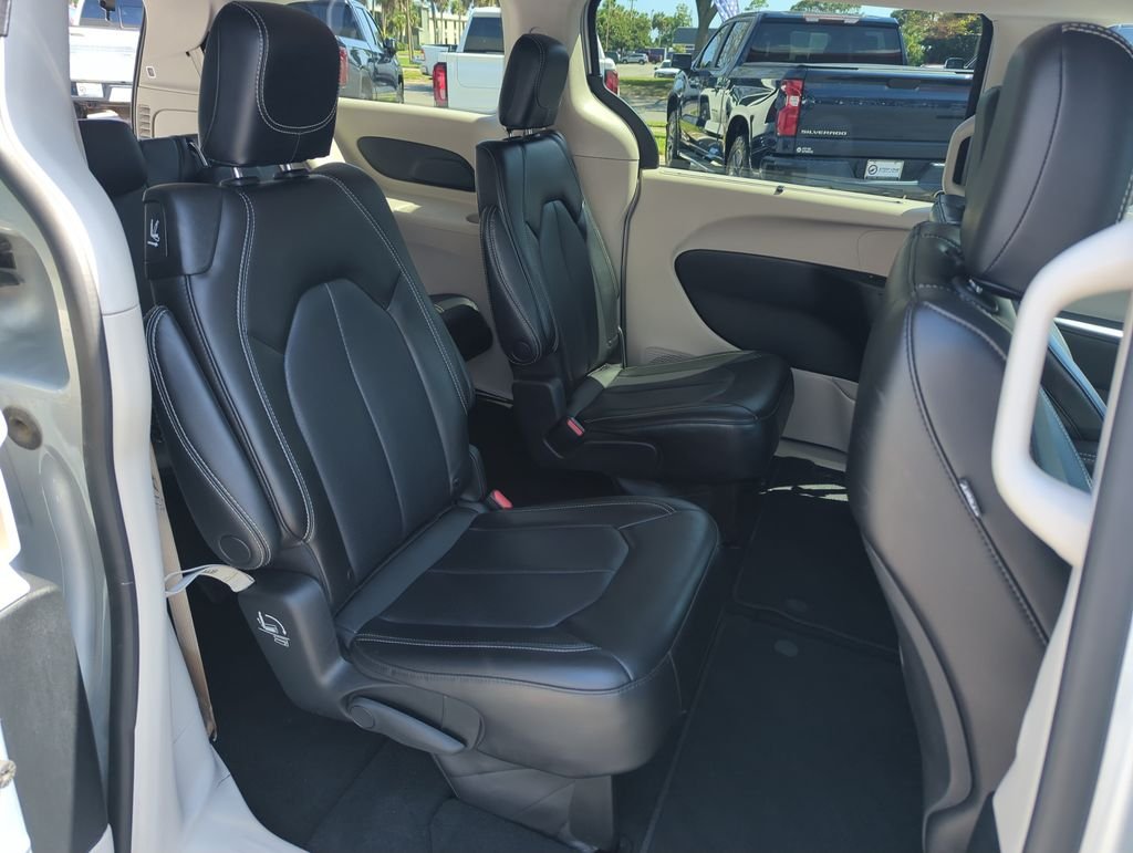 Used 2023 Silver Chrysler Touring L image 29