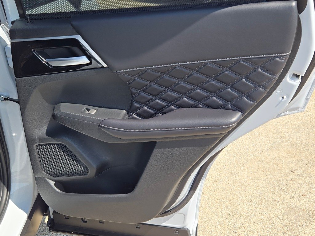 New 2026 White Nissan Platinum image 11
