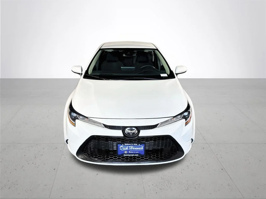 Used 2022 White Toyota LE image 3