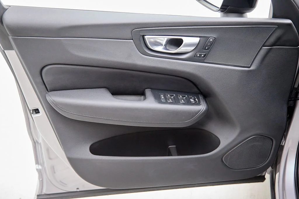 New 2026 Aurora Silver Volvo Plus image 10