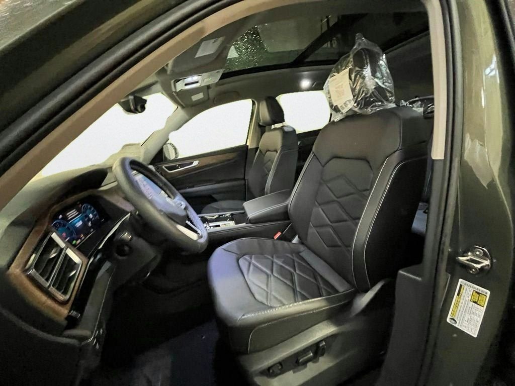 New 2026 Green Volkswagen SE w/Technology image 10
