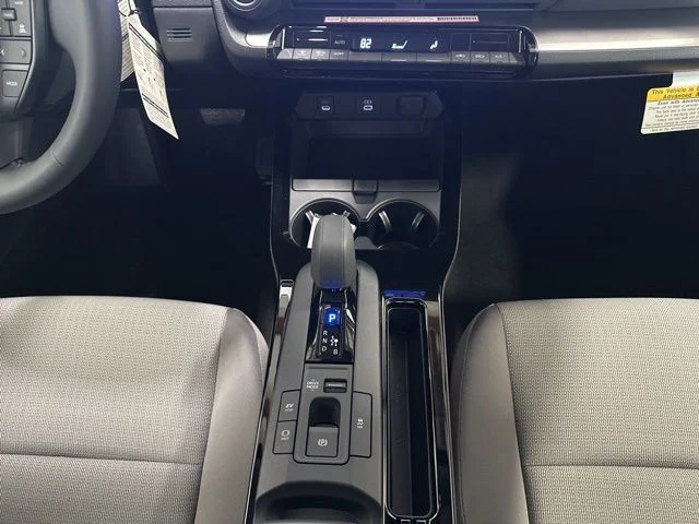 2026 Toyota Prius LE - Photo 10