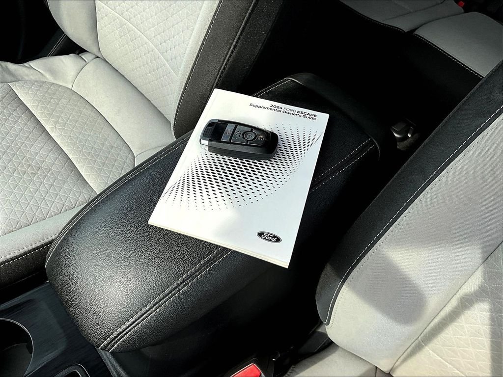Used 2024 White Ford Active image 36