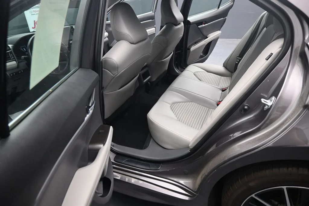 2022 Toyota Camry SE - Photo 16