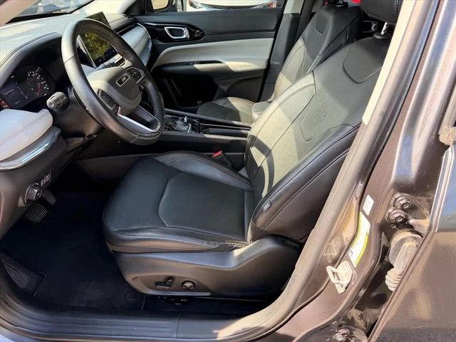 Used 2022 Gray Jeep Limited image 12