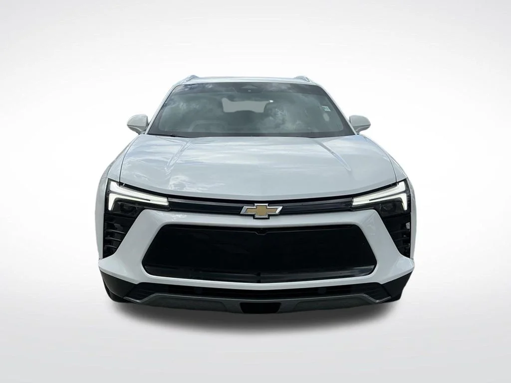 Used 2024 White Chevrolet LT image 19