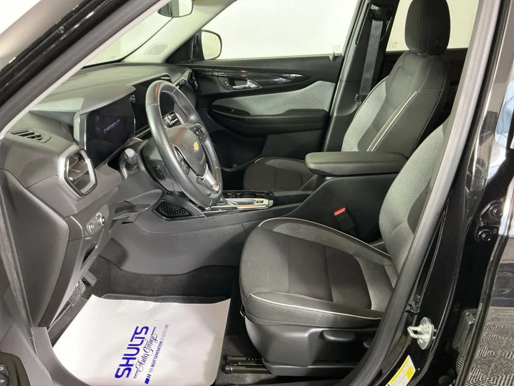 Used 2024 Mosaic Black Metallic Chevrolet LT image 9