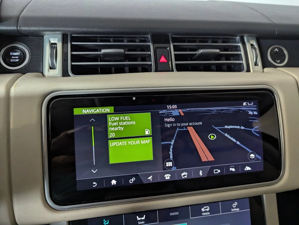 Used 2019 Black Land Rover 3.0L V6 Supercharged HSE image 9