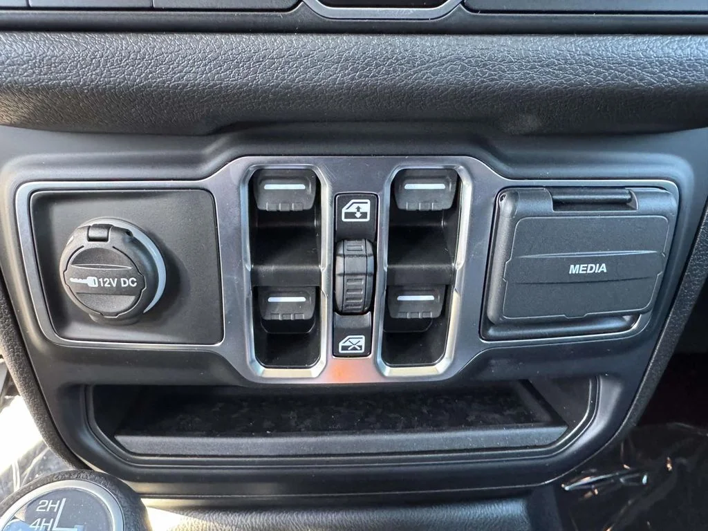 2025 Jeep Wrangler 4-Door Sport S - Photo 20