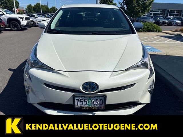 Used 2018 White Toyota Three Touring image 7