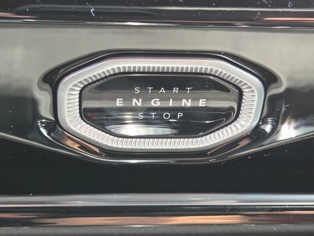 New 2026 Diamond Black Crystal Pearlcoat Jeep Limited Reserve image 40